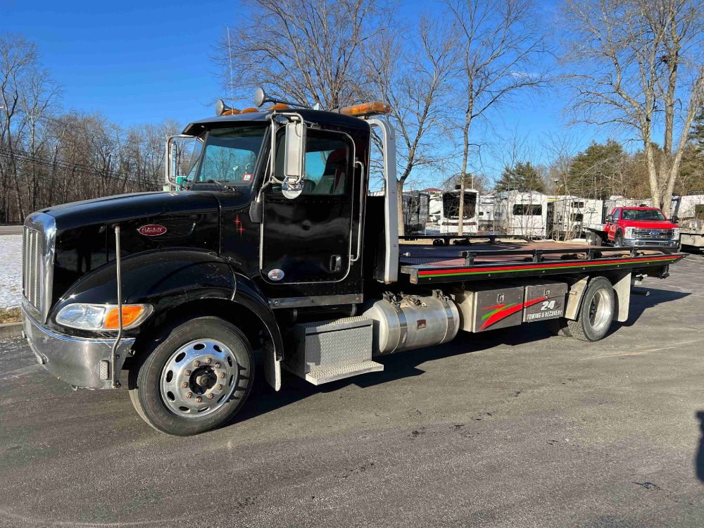 2010 Peterbilt (Key #5242) 5